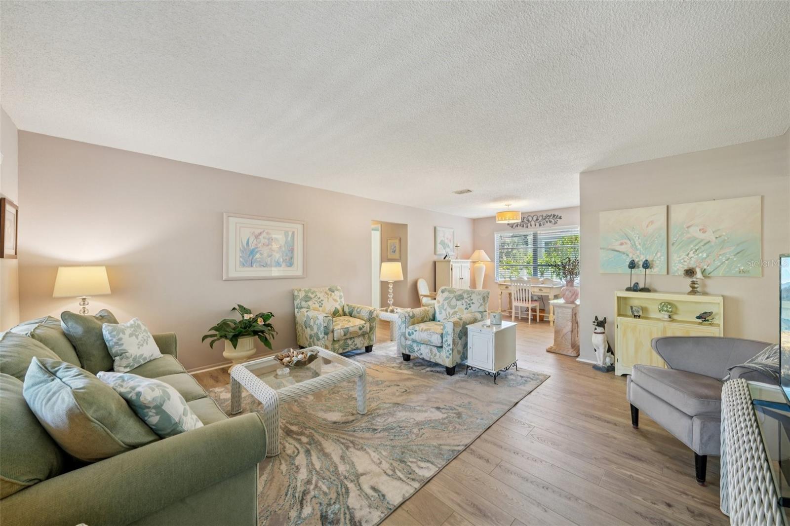 Image 5 of 38 For 2149 Malcolm Drive