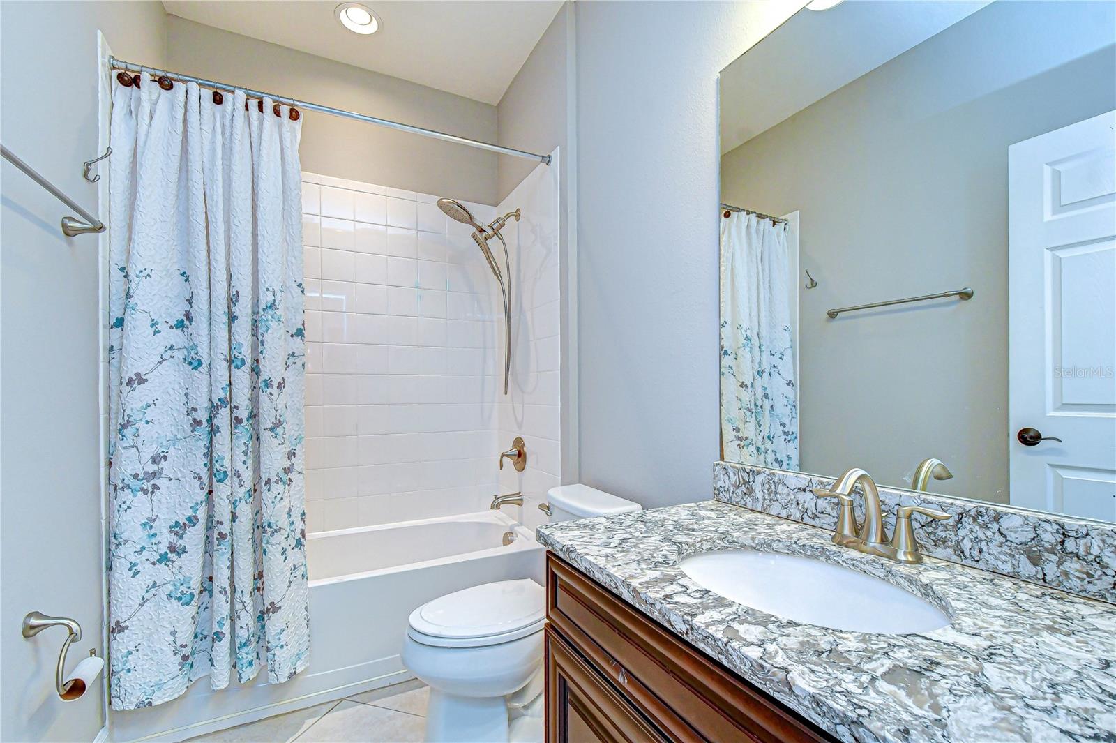 Image 31 of 45 For 10455 Flagstaff Falls Avenue