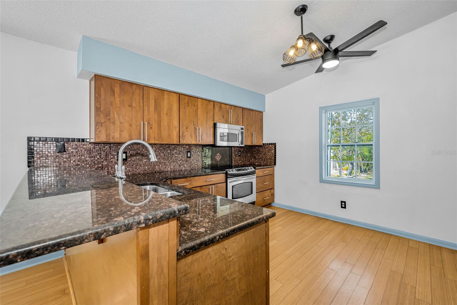 Image 19 of 45 For 105 Peterson Lane