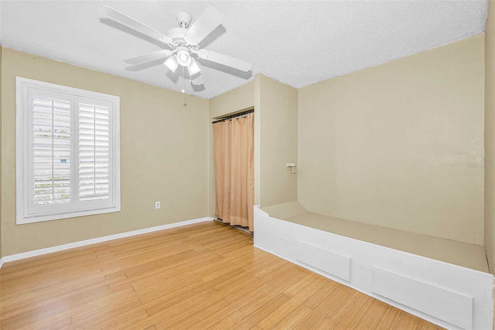 Image 34 of 45 For 105 Peterson Lane