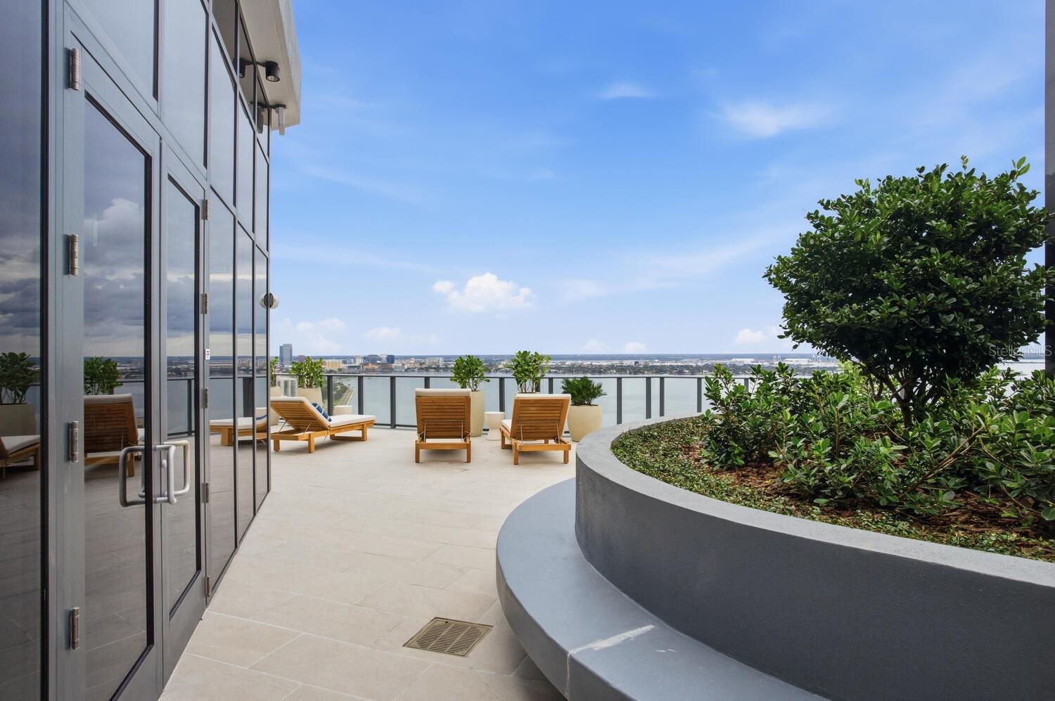 Image 75 of 81 For 3015 Ysabella Avenue 1203