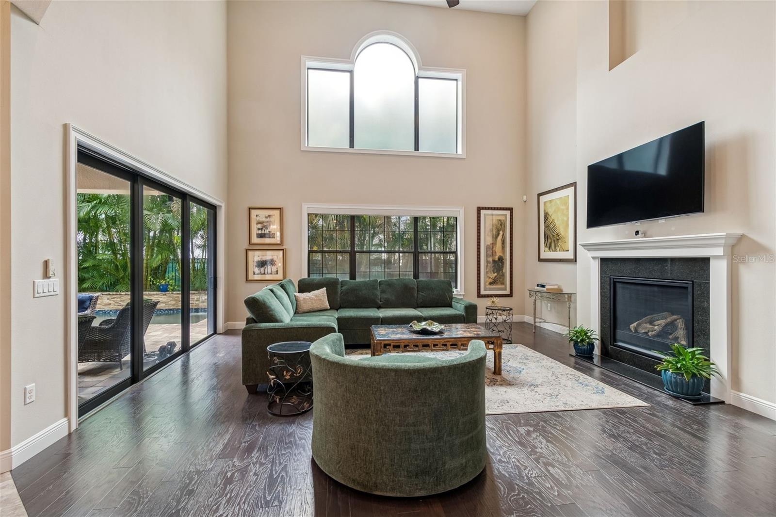 Image 21 of 42 For 2906 Hawthorne Road