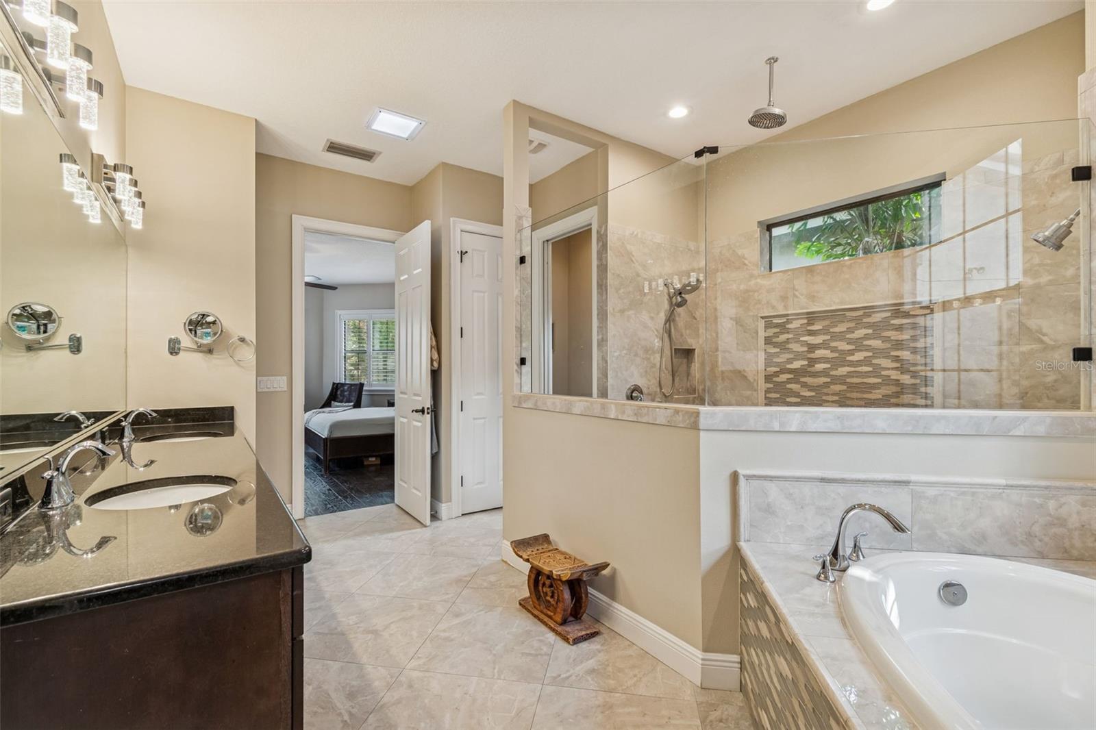 Image 24 of 42 For 2906 Hawthorne Road