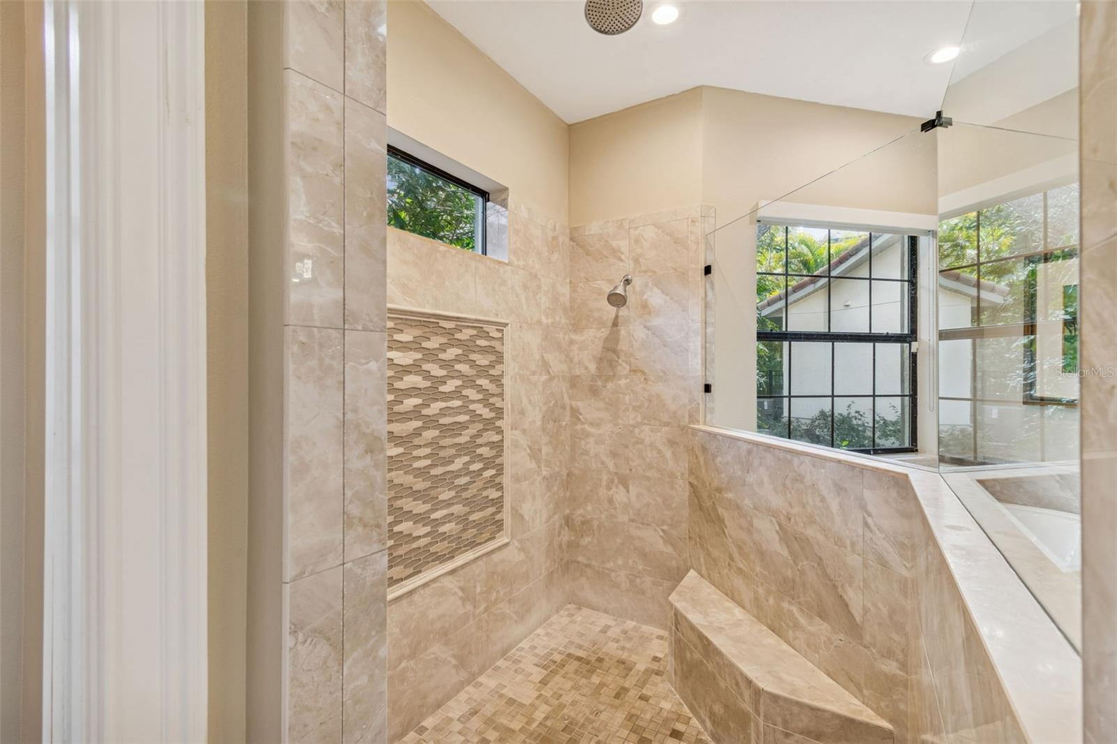 Image 26 of 42 For 2906 Hawthorne Road