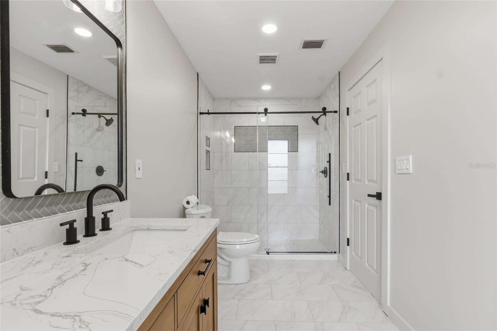 Image 14 of 35 For 2932 Sweetgum Way S