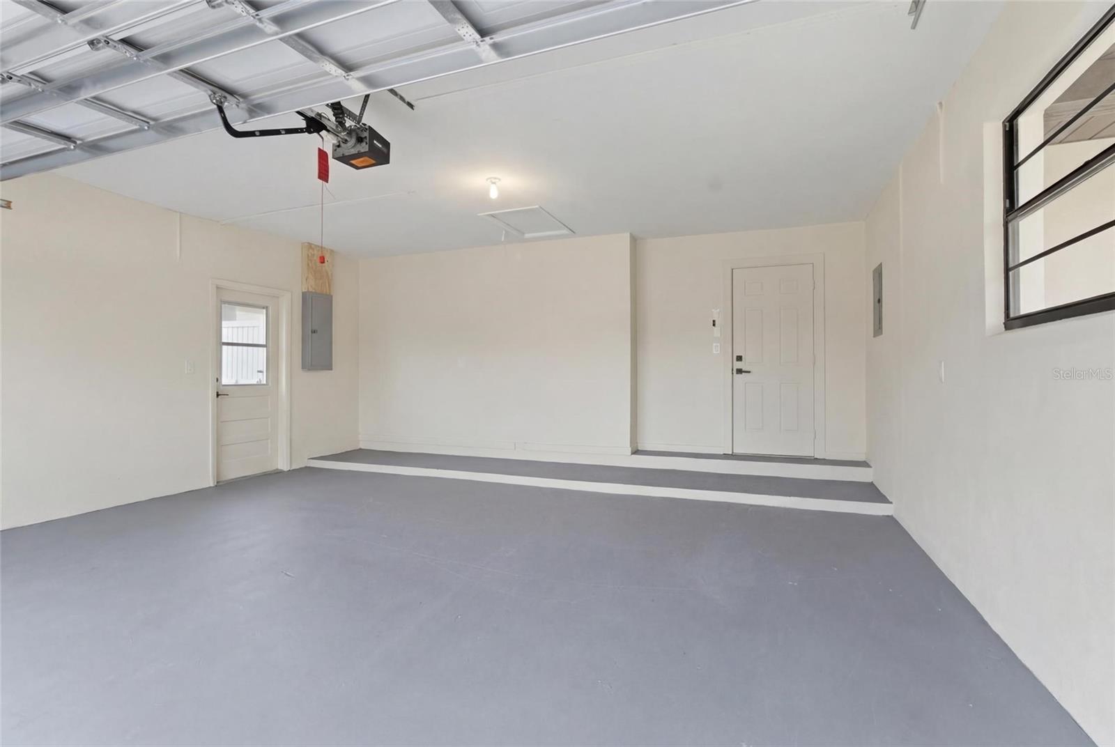 Image 32 of 35 For 2932 Sweetgum Way S