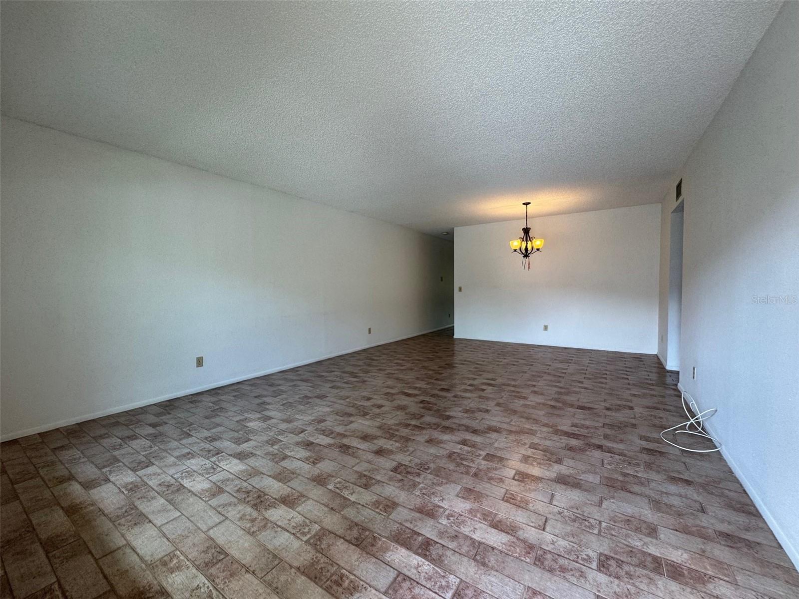 Image 2 of 54 For 2170 Americus Boulevard S 7