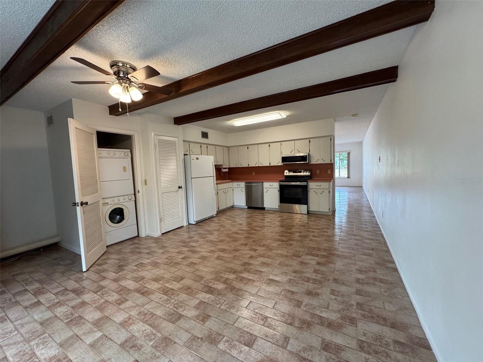 Image 5 of 54 For 2170 Americus Boulevard S 7