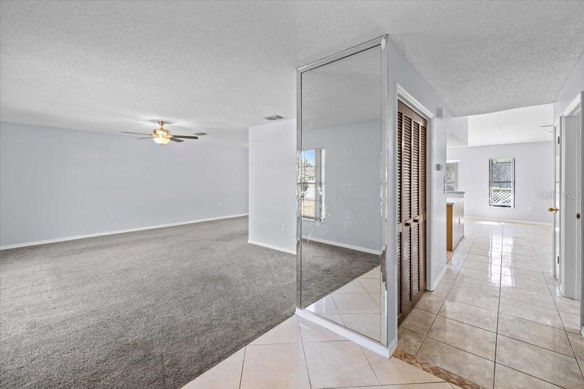 Listing photo id 8 for 8446 Gallup Road