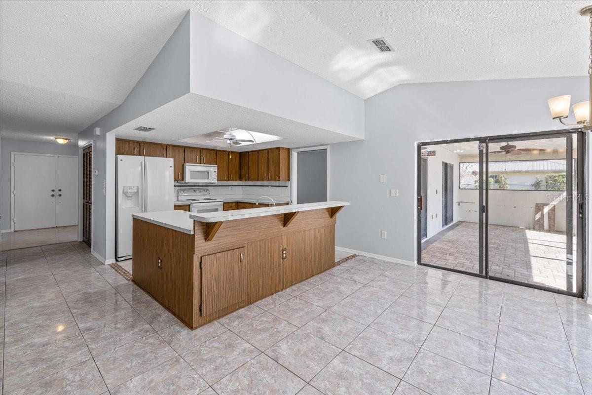 Listing photo id 11 for 8446 Gallup Road