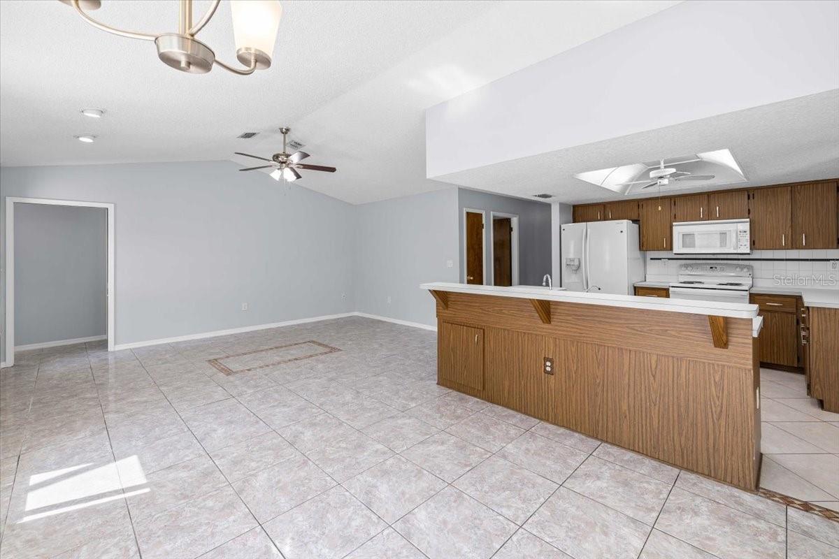 Listing photo id 12 for 8446 Gallup Road