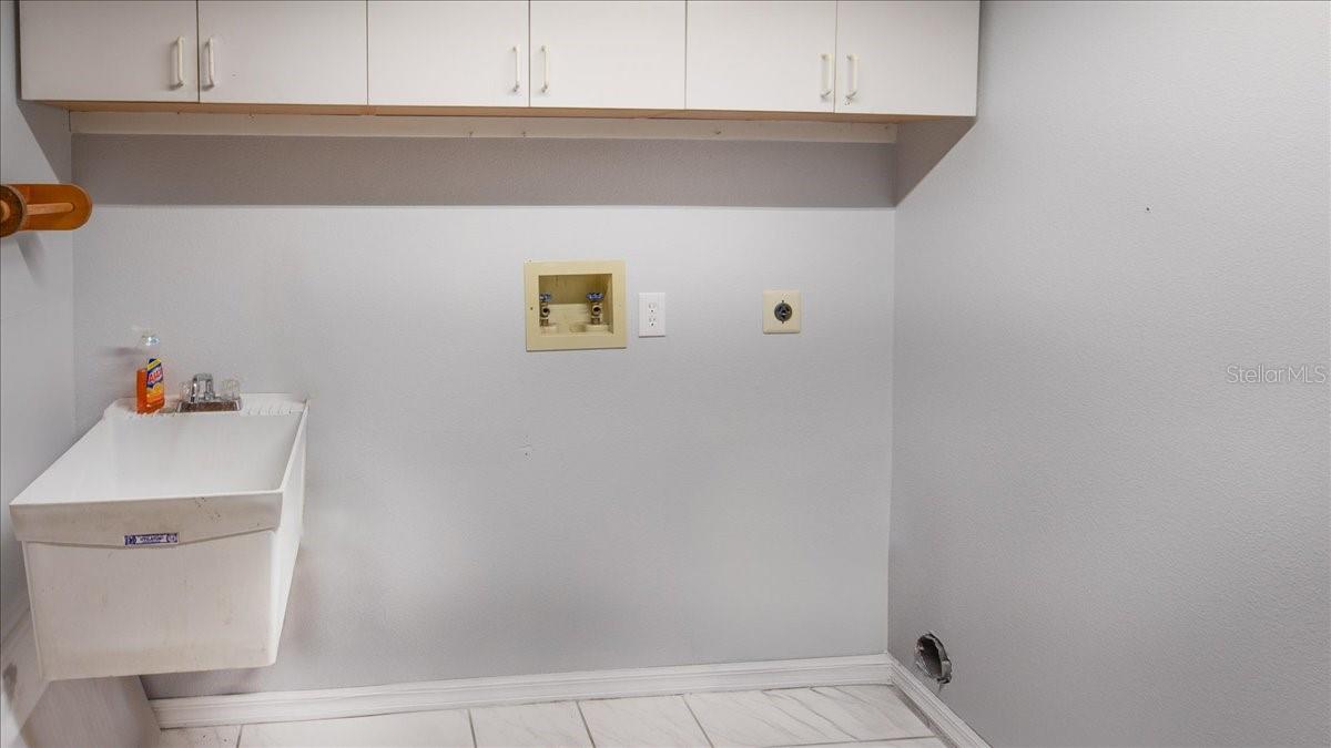 Listing photo id 22 for 8446 Gallup Road