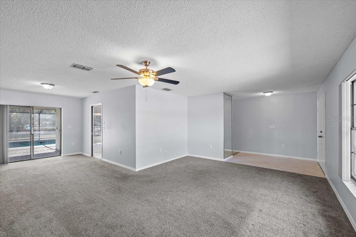 Listing photo id 7 for 8446 Gallup Road