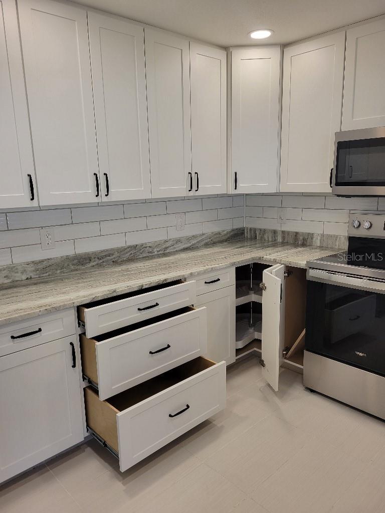 Image 5 of 8 For 9368 82nd Terrace D