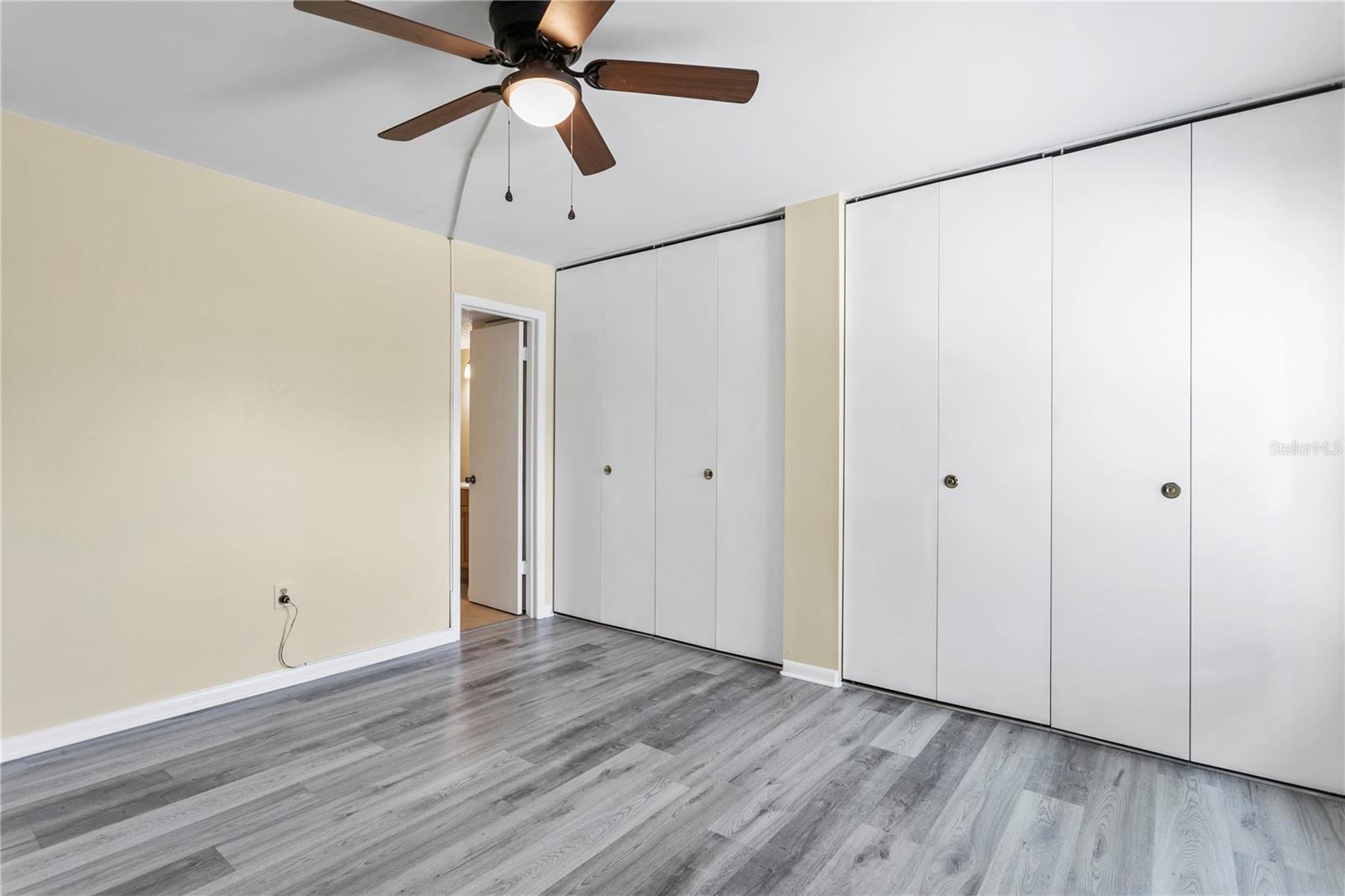 Listing photo id 16 for 2302 Manhattan Avenue 111