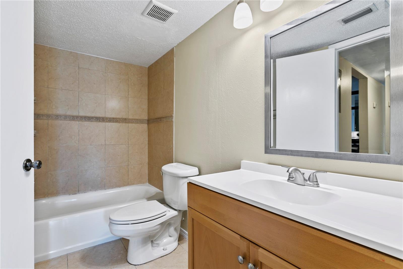 Listing photo id 17 for 2302 Manhattan Avenue 111