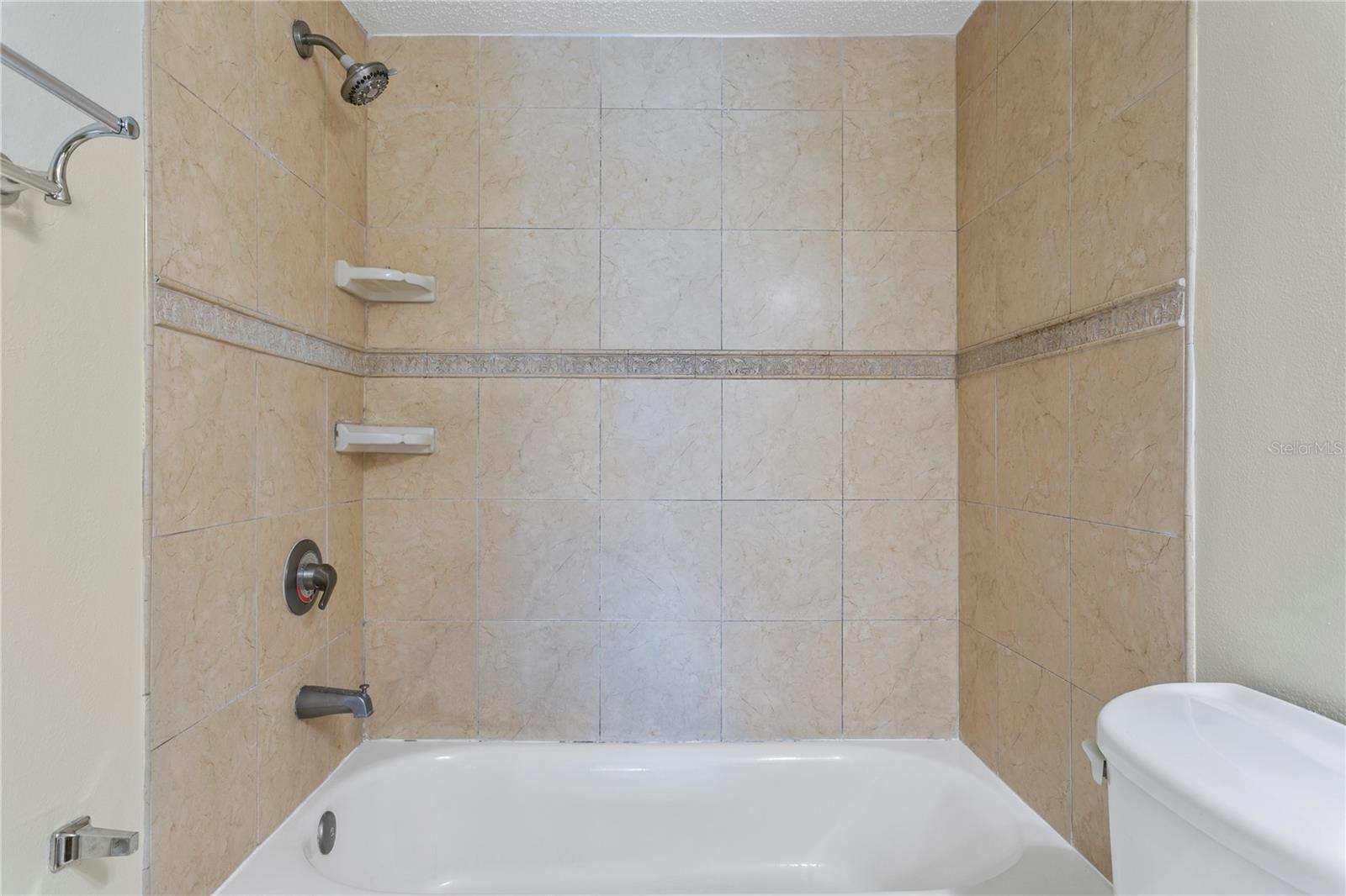 Listing photo id 18 for 2302 Manhattan Avenue 111