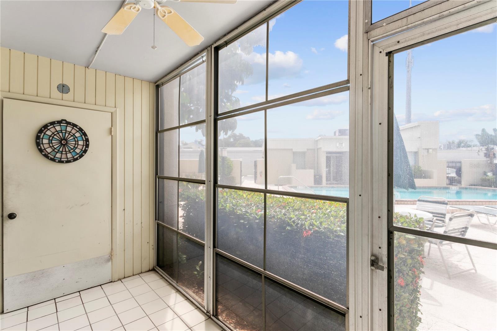 Listing photo id 19 for 2302 Manhattan Avenue 111