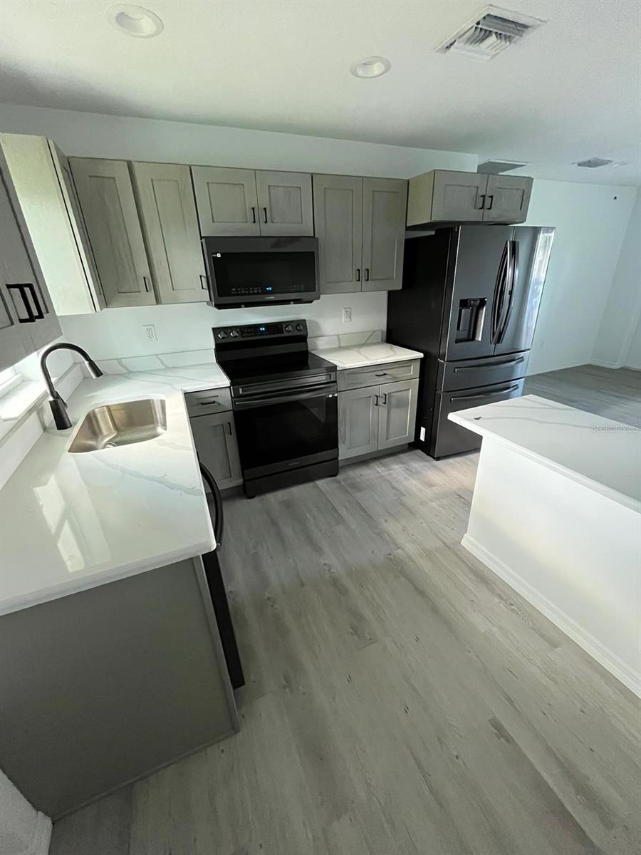 Image 3 of 19 For 5218 43rd Street