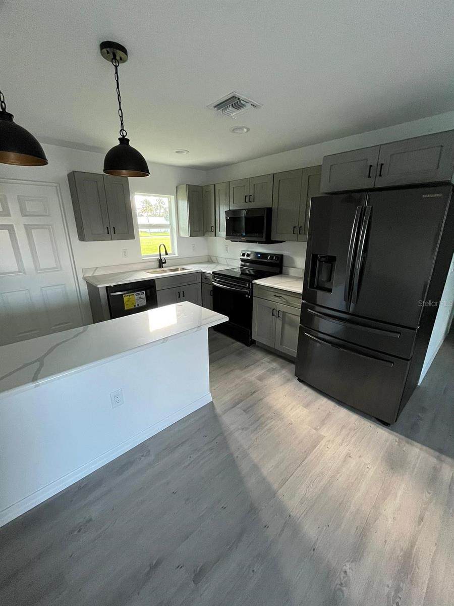 Image 6 of 19 For 5218 43rd Street