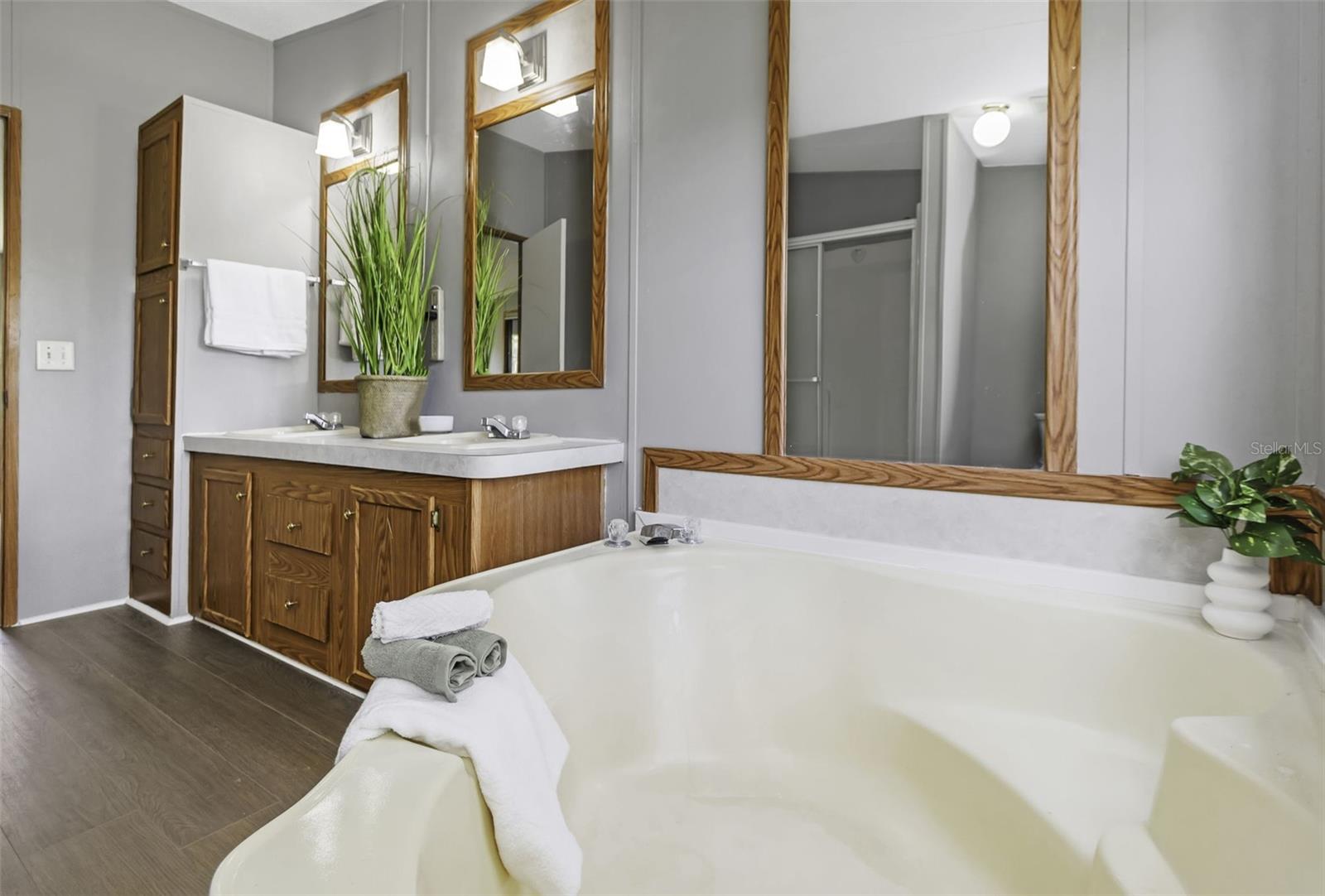 Image 13 of 21 For 3196 Bartlett Street