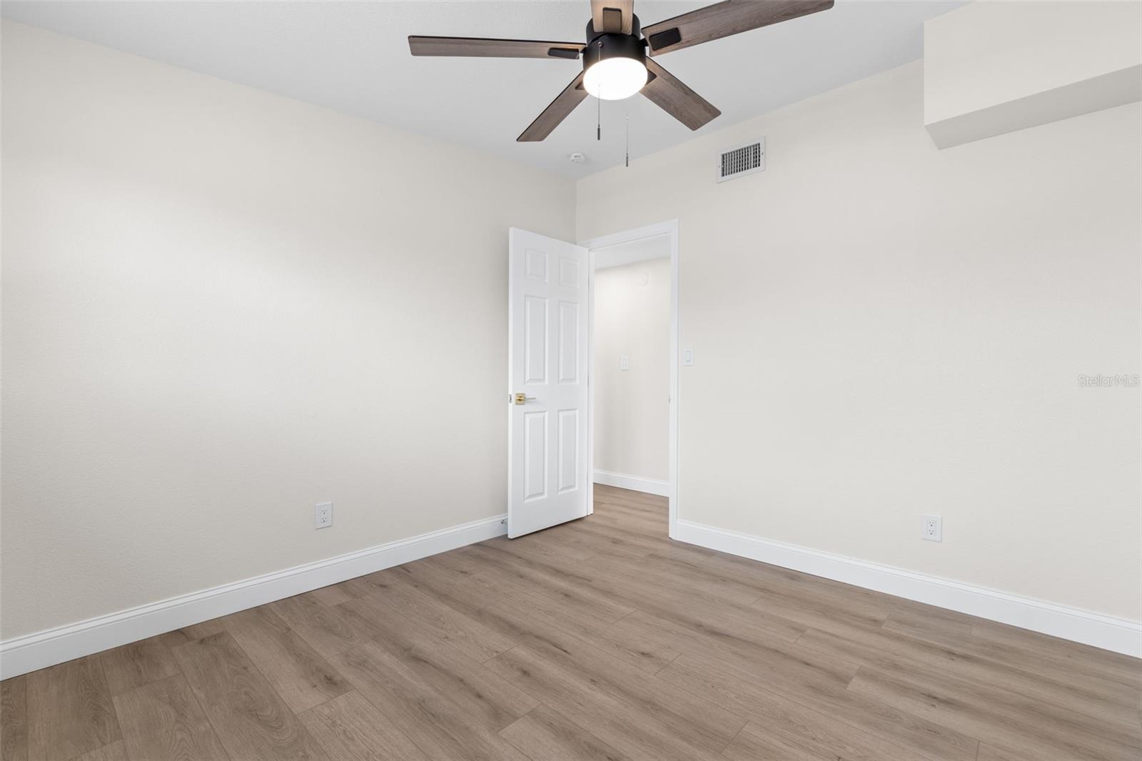 Image 17 of 27 For 5235 54th Avenue N