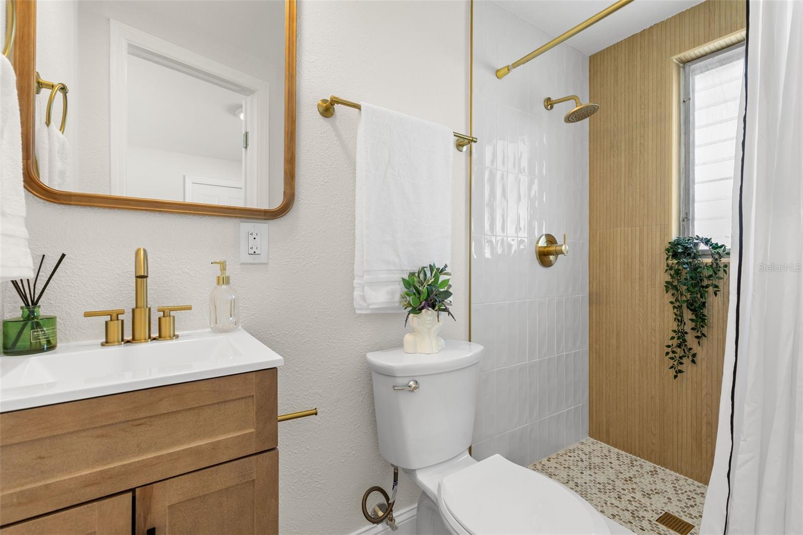 Image 19 of 27 For 5235 54th Avenue N