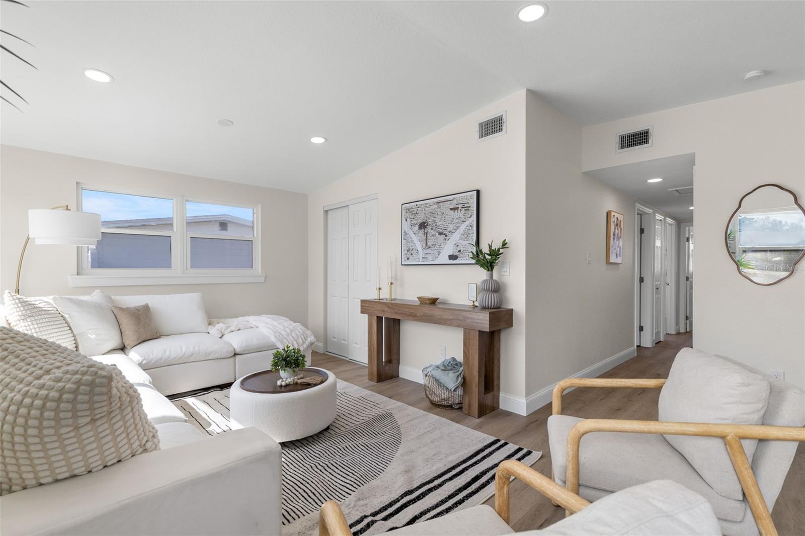 Image 6 of 27 For 5235 54th Avenue N