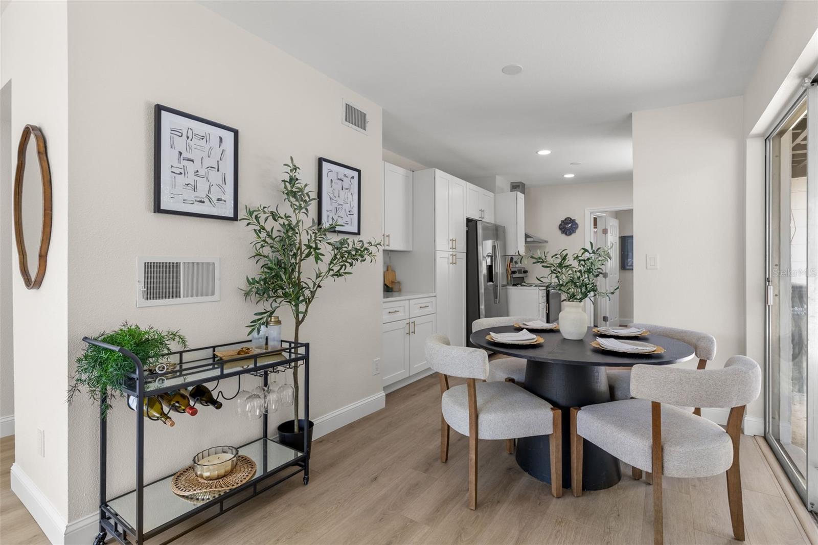 Image 7 of 27 For 5235 54th Avenue N