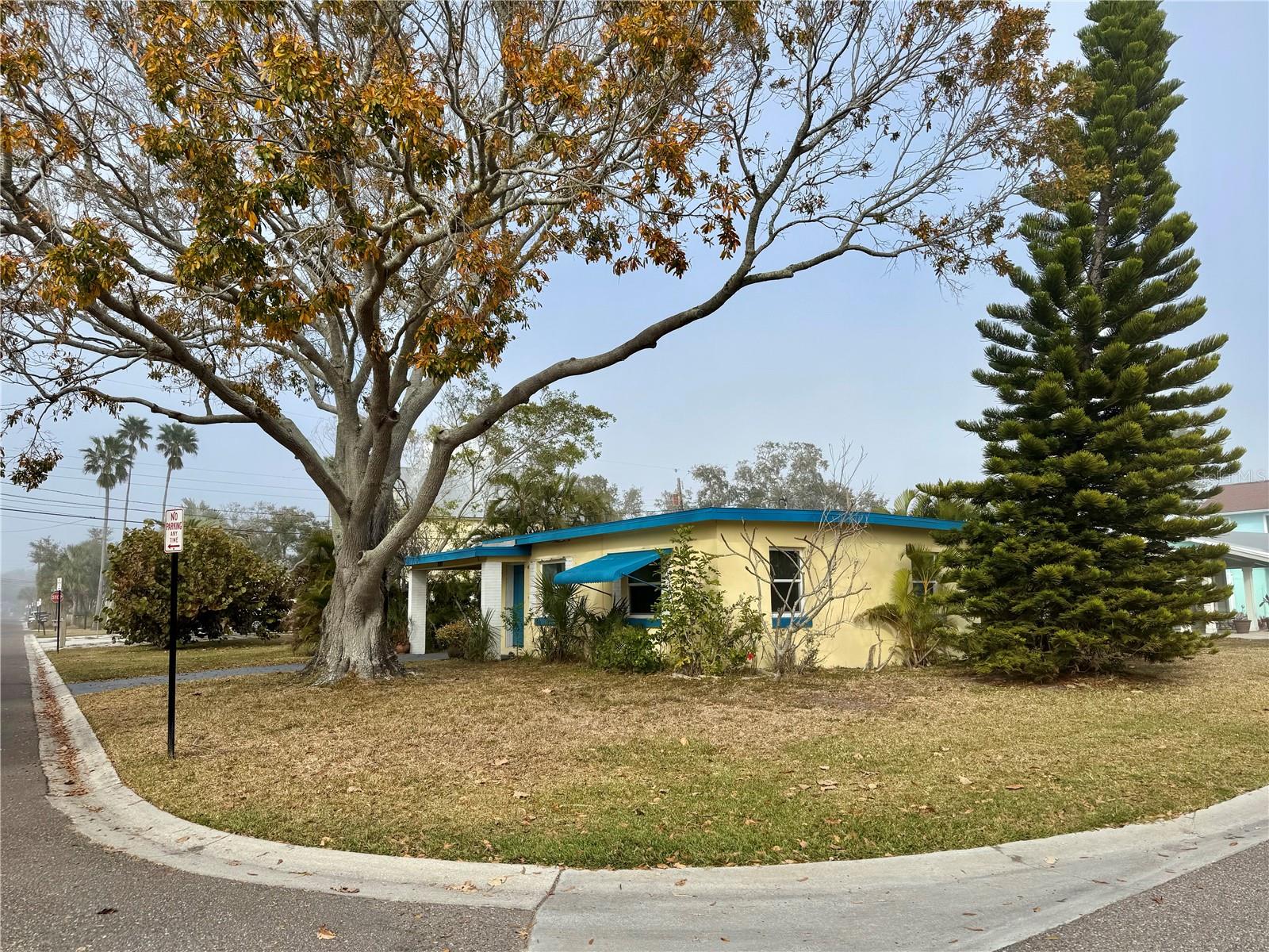 Image 4 of 15 For 200 10th Avenue