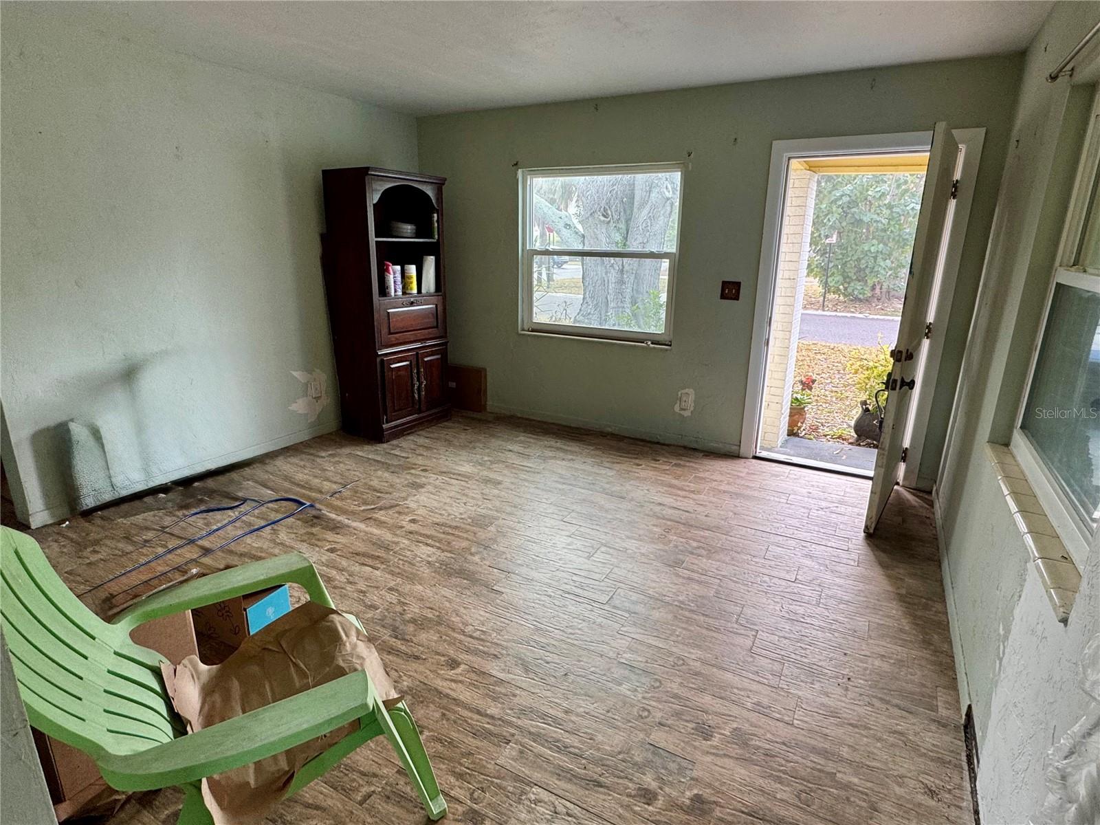 Image 5 of 15 For 200 10th Avenue