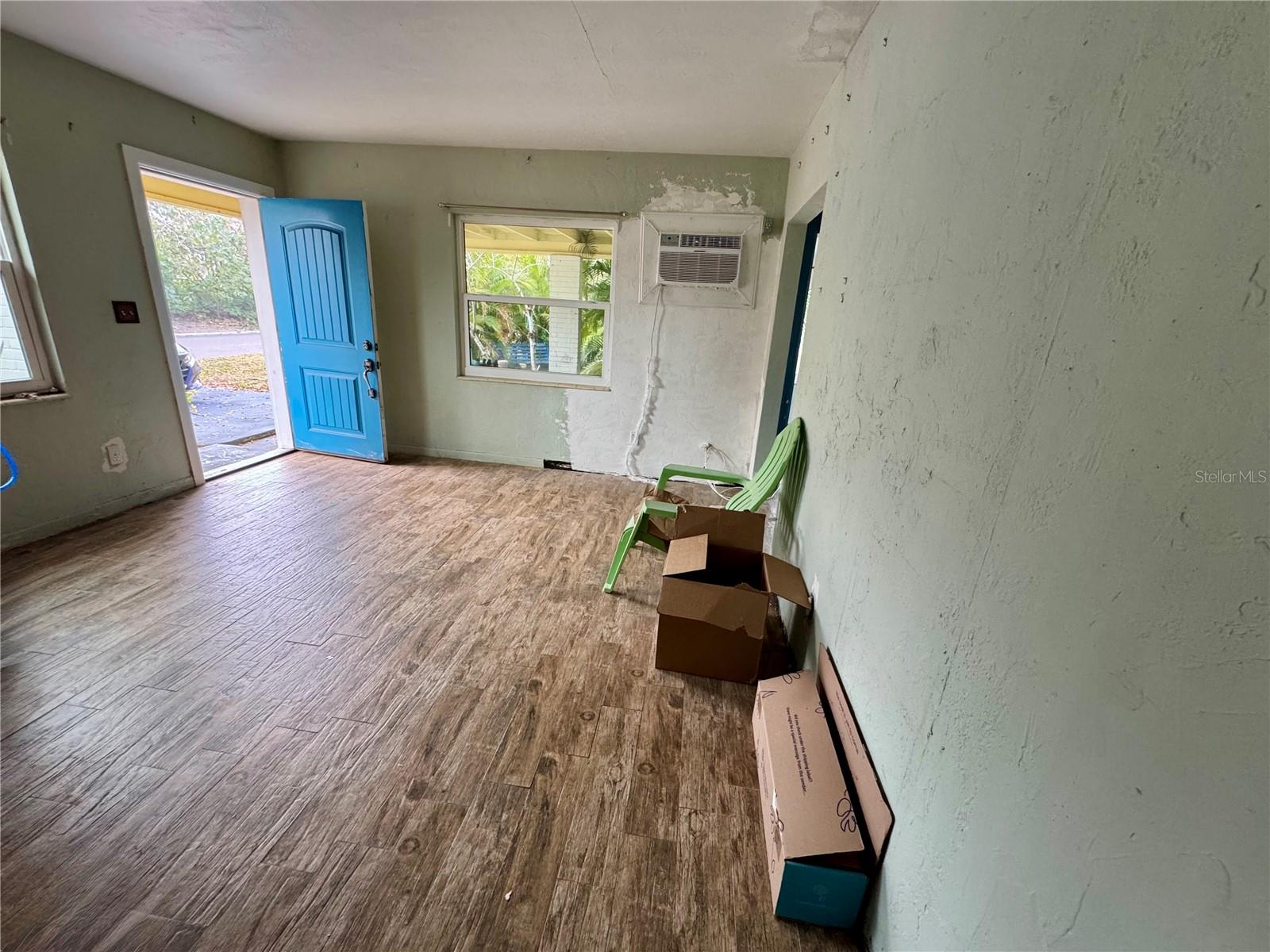 Image 6 of 15 For 200 10th Avenue