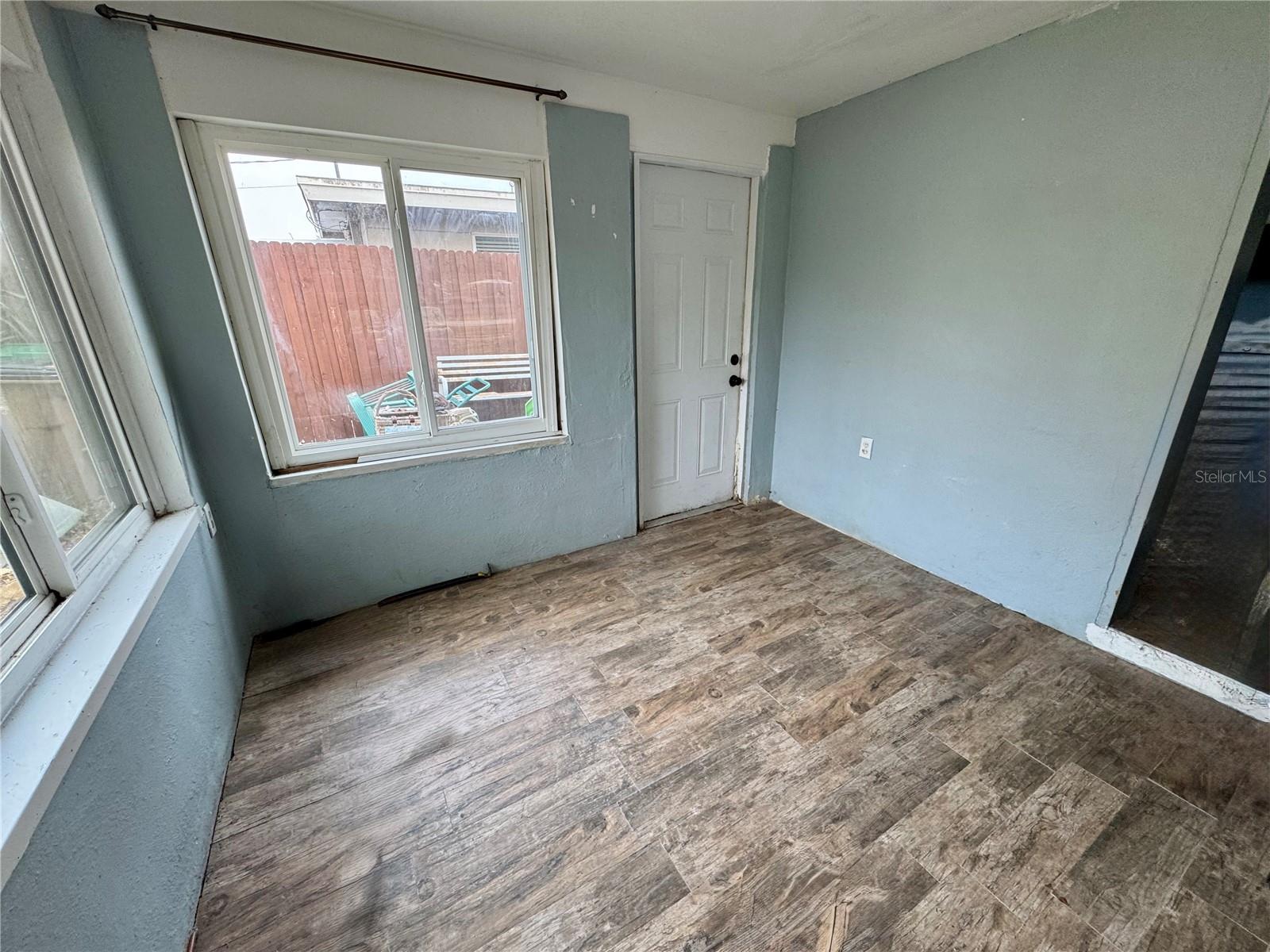 Image 8 of 15 For 200 10th Avenue