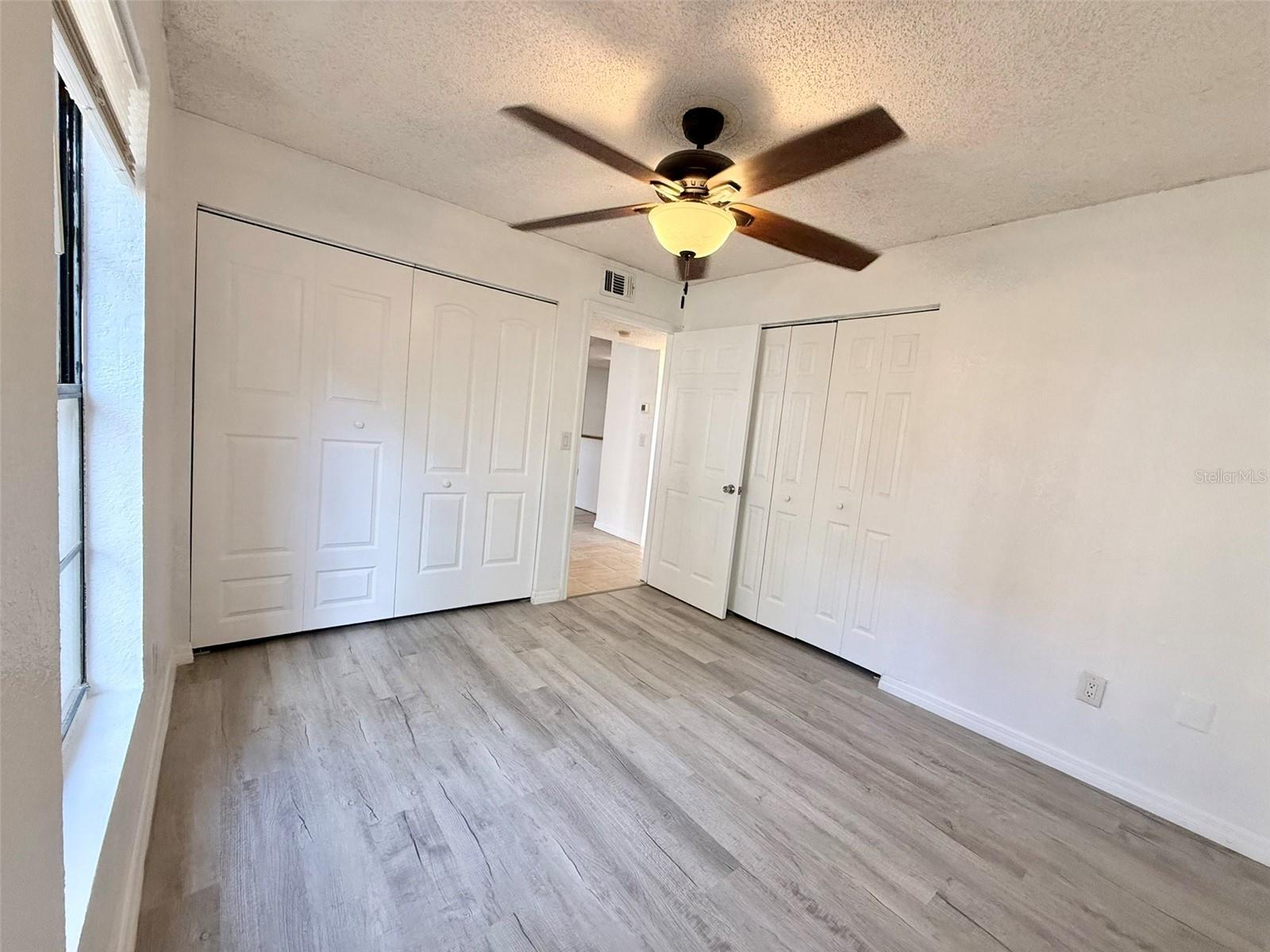 Listing photo id 8 for 21038 Voyager Boulevard 3