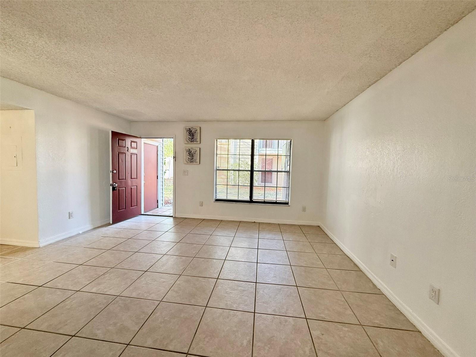 Listing photo id 0 for 21038 Voyager Boulevard 3