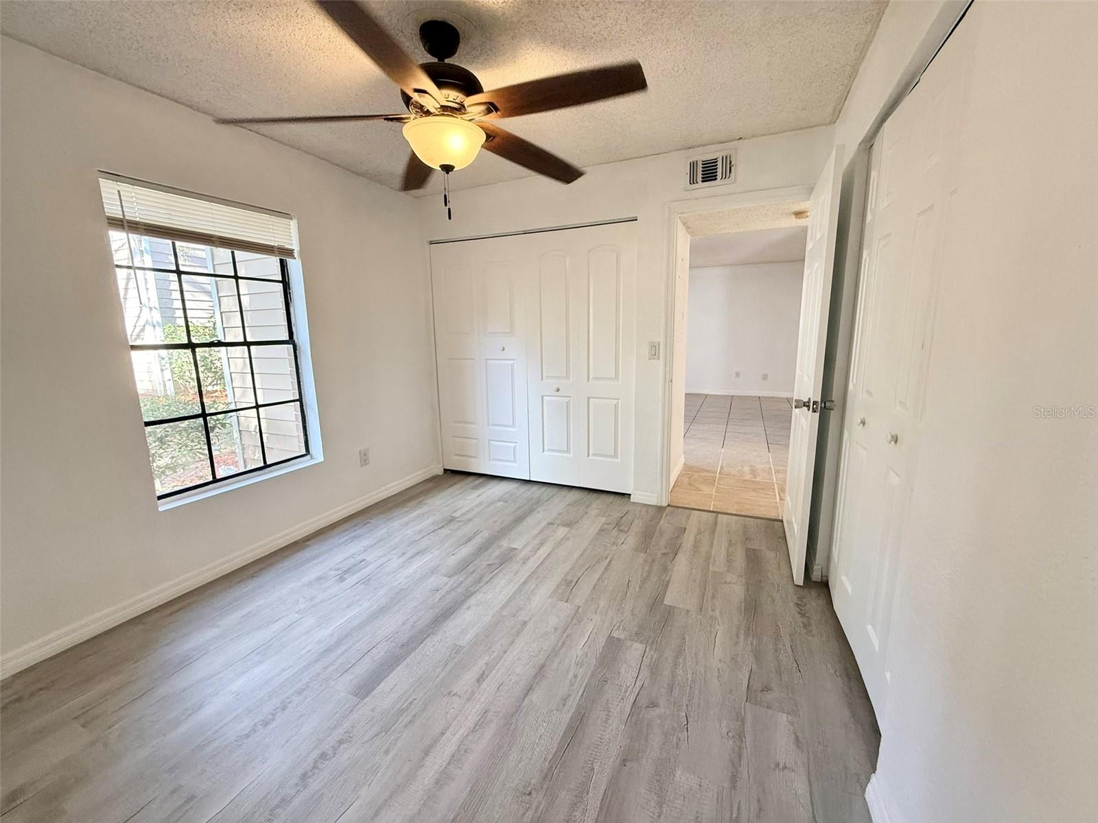 Listing photo id 7 for 21038 Voyager Boulevard 3