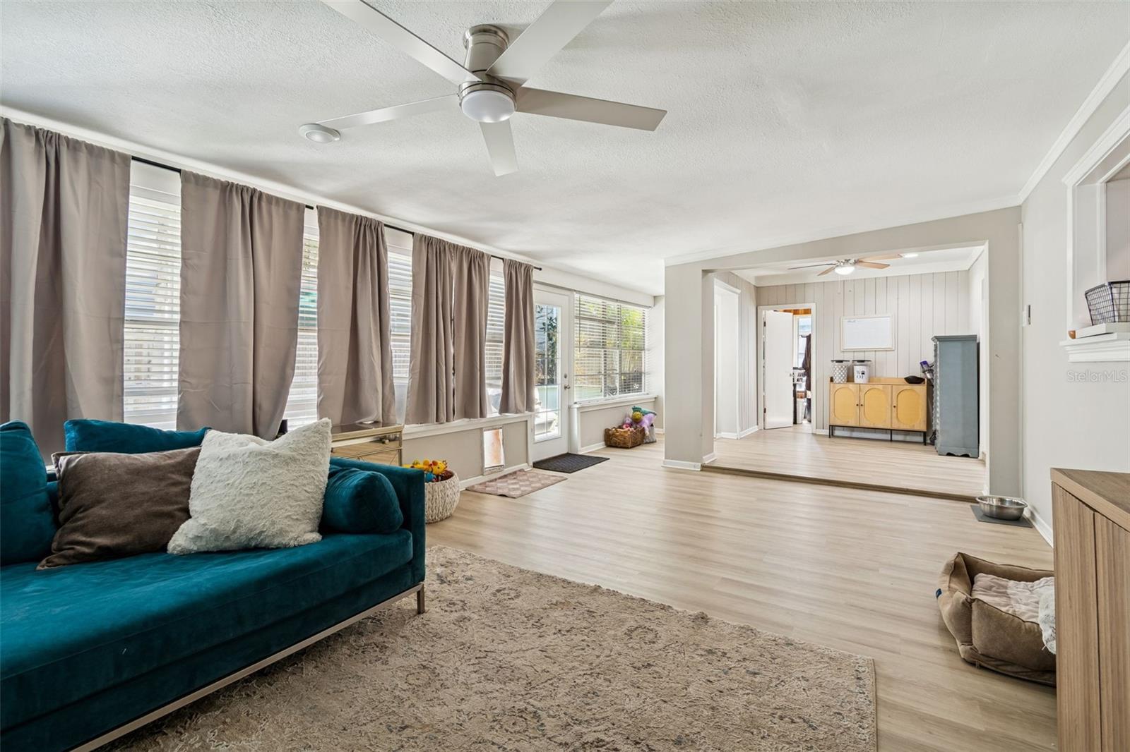 Image 35 of 73 For 2302 Arrawana Avenue