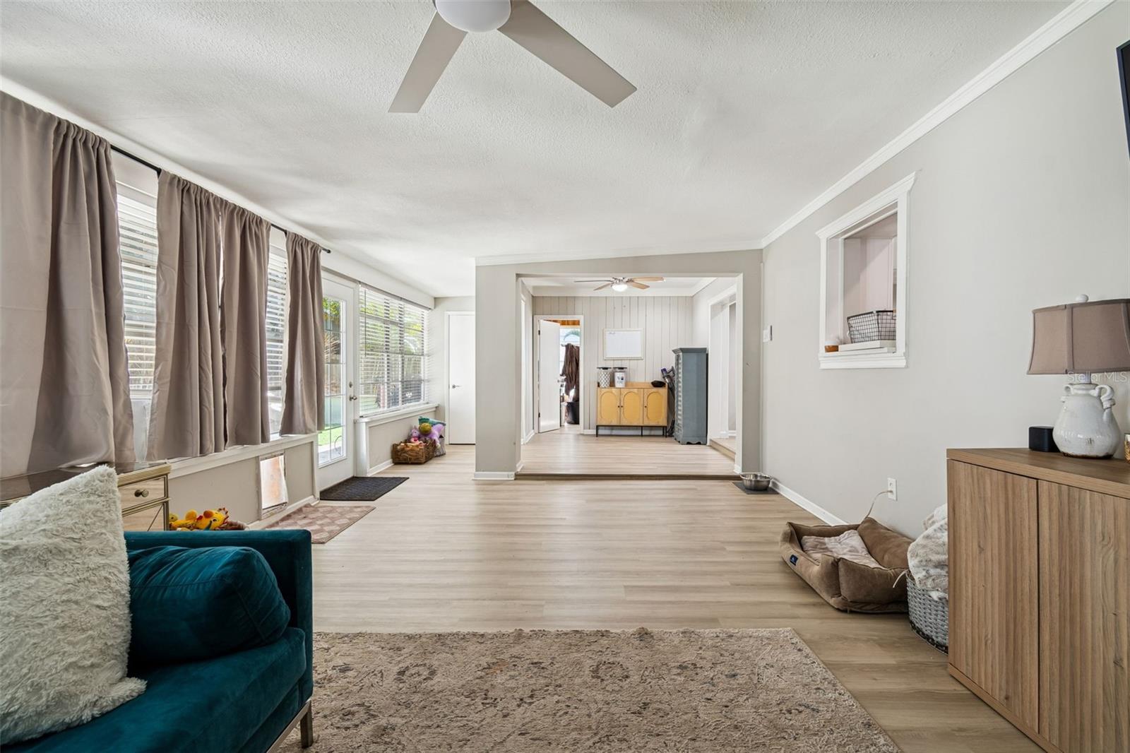 Image 36 of 73 For 2302 Arrawana Avenue