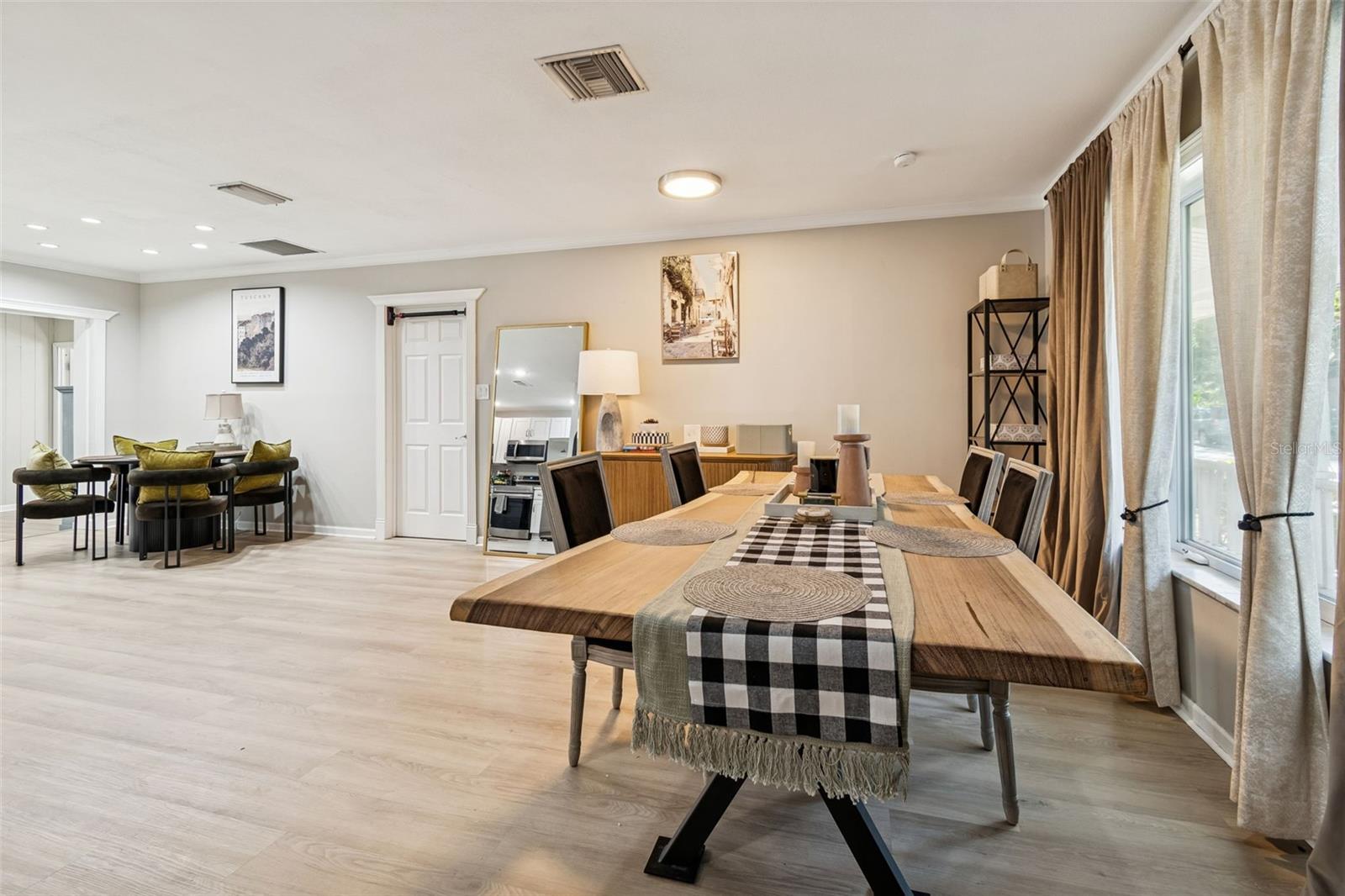 Image 6 of 73 For 2302 Arrawana Avenue