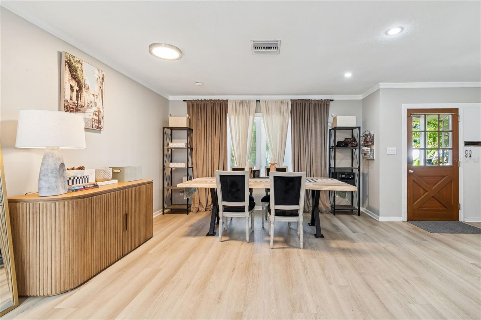 Image 9 of 73 For 2302 Arrawana Avenue