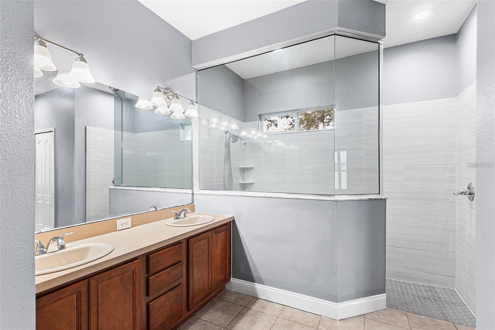 Image 14 of 21 For 18037 Lake Reflections Boulevard