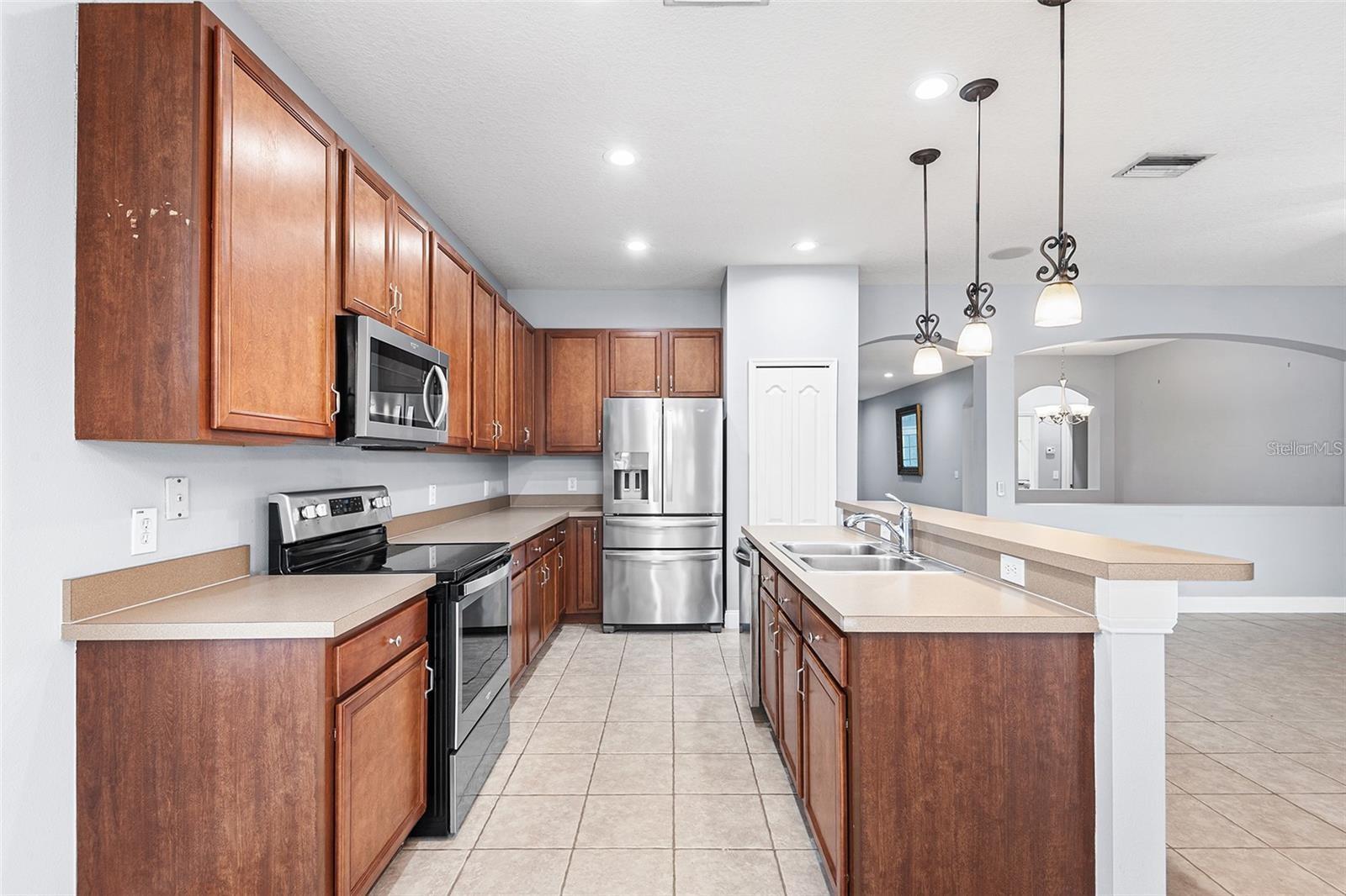 Image 8 of 21 For 18037 Lake Reflections Boulevard