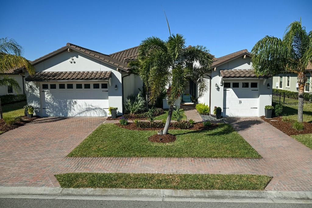 Image 2 of 49 For 513 17th Avenue E