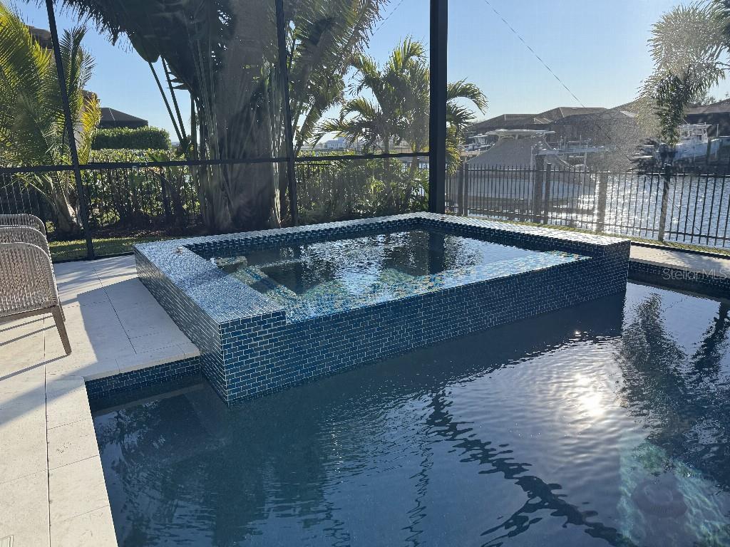 Image 24 of 49 For 513 17th Avenue E