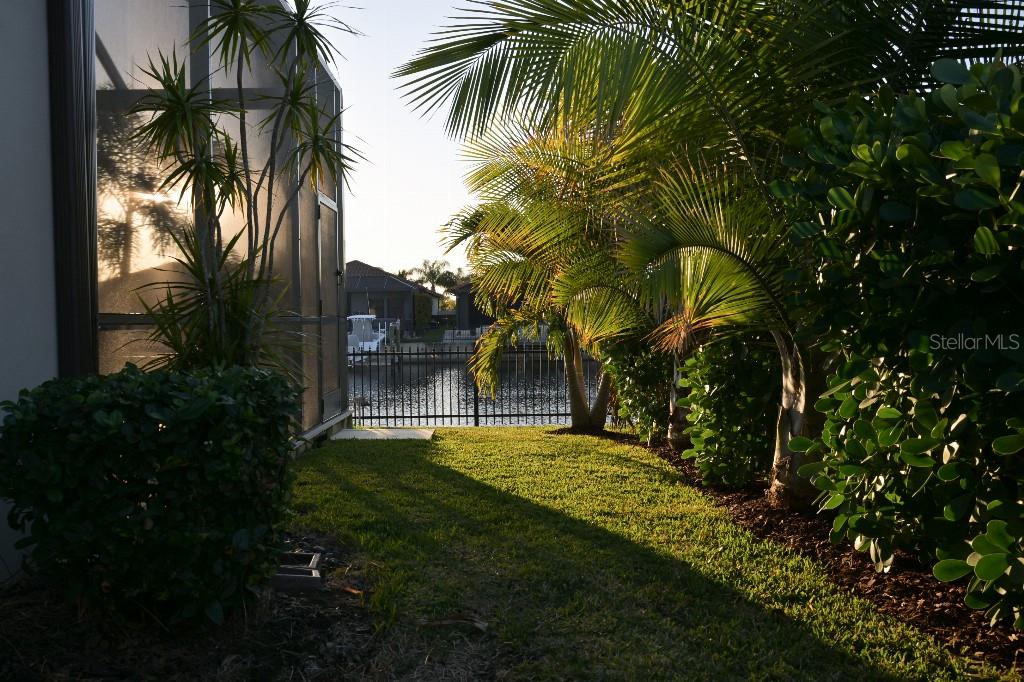 Image 32 of 49 For 513 17th Avenue E