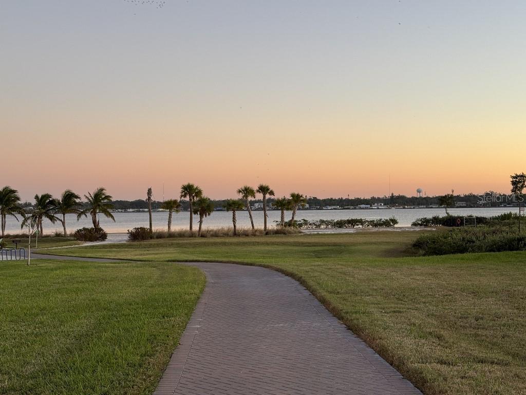 Image 39 of 49 For 513 17th Avenue E