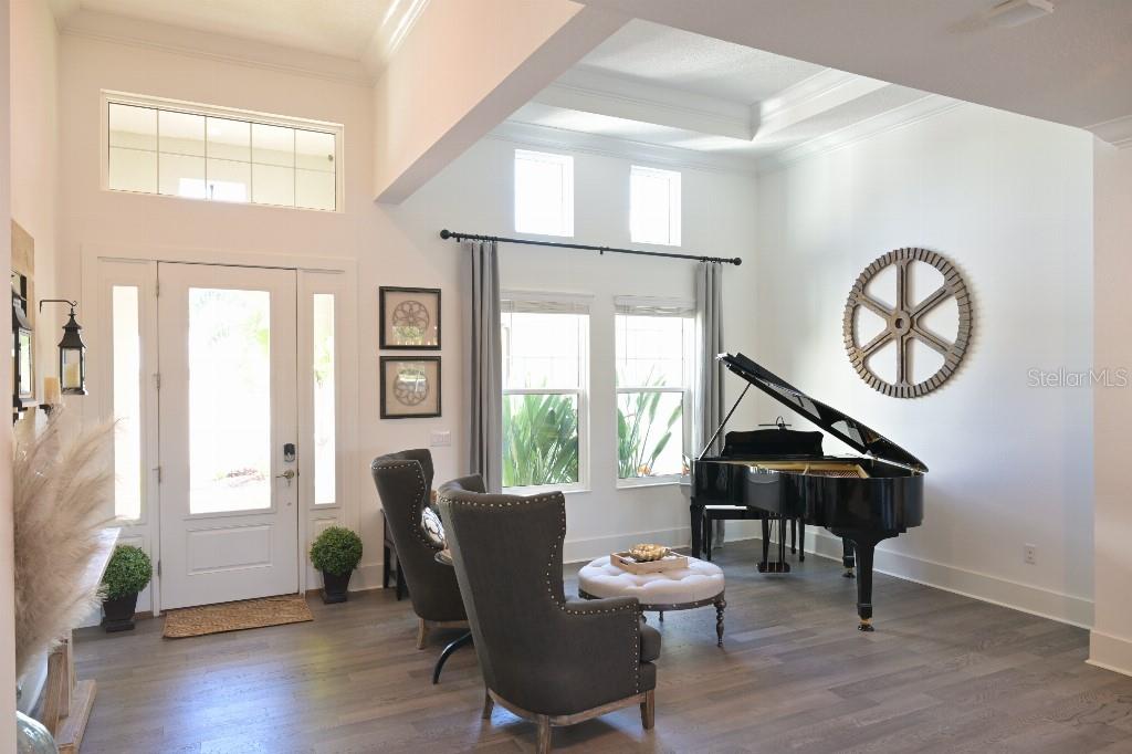 Image 5 of 49 For 513 17th Avenue E