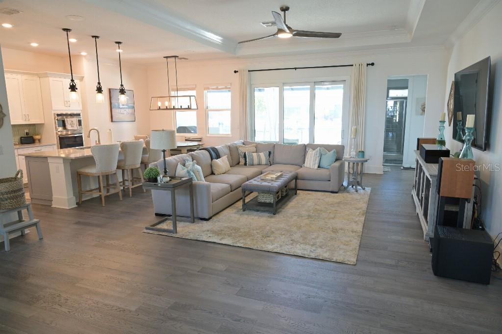 Image 6 of 49 For 513 17th Avenue E