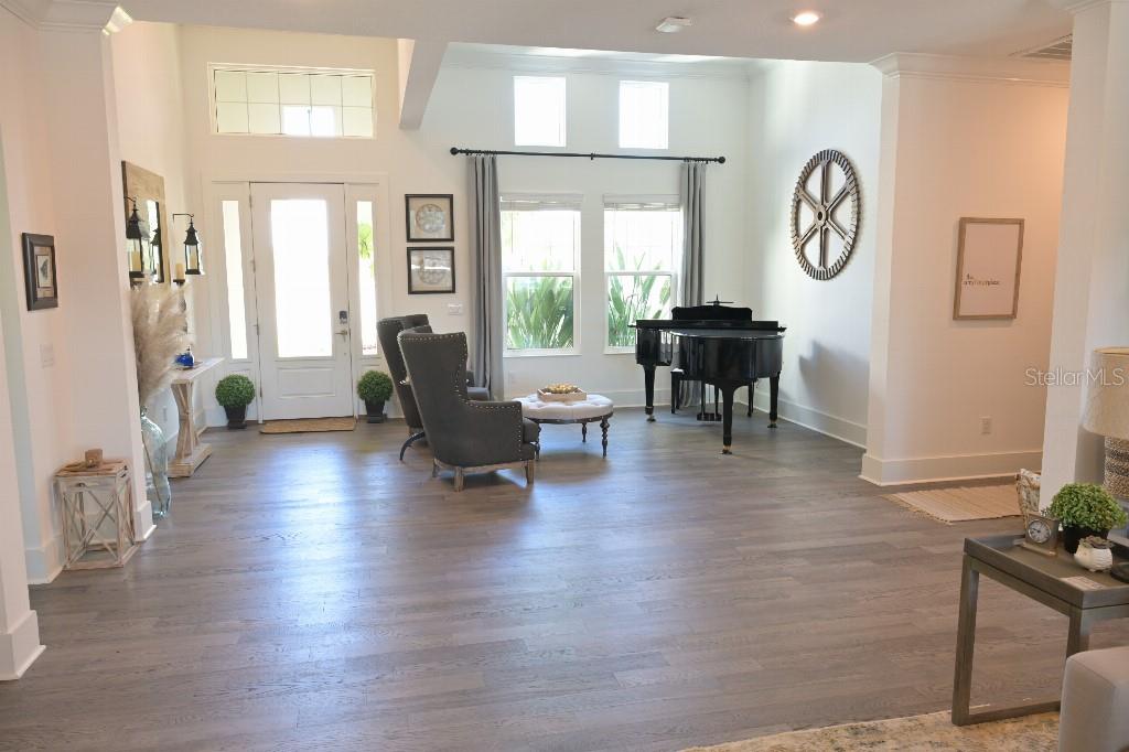 Image 7 of 49 For 513 17th Avenue E