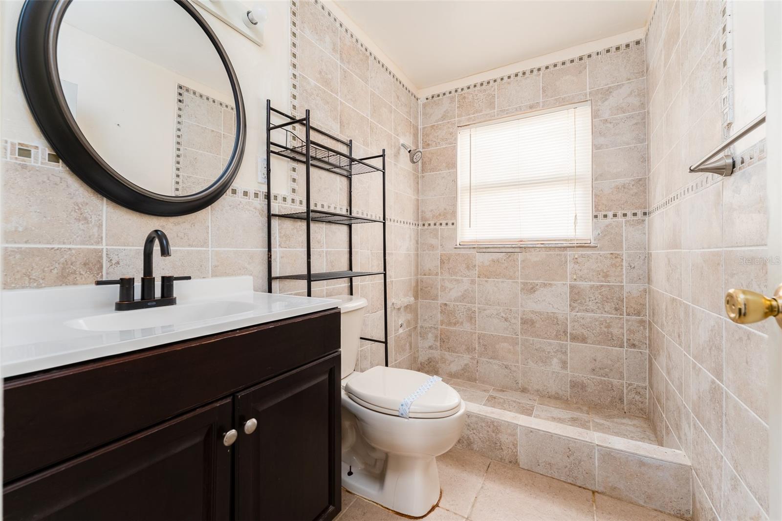 Image 28 of 38 For 4924 Washington Street